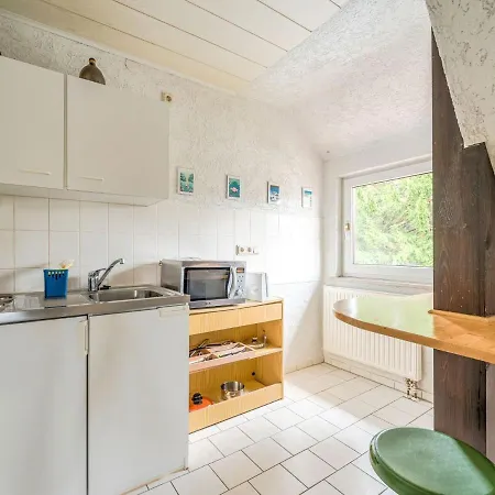 Modern In Tabarz/thuringer Wald With Garden ブロターオーデ