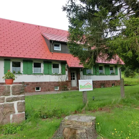 Modern In Tabarz/thuringer Wald With Garden アパート *