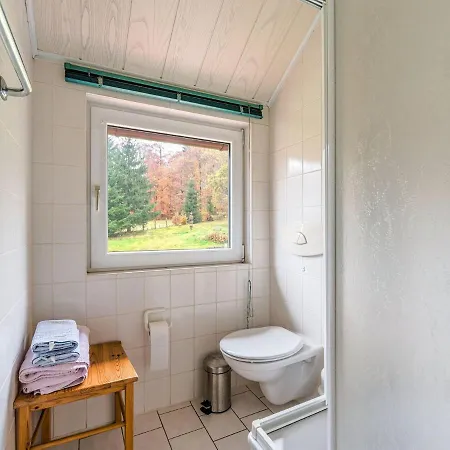 Modern In Tabarz/thuringer Wald With Garden ブロターオーデ